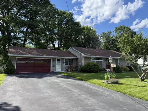 156 Harvard St, Auburn, ME 04210