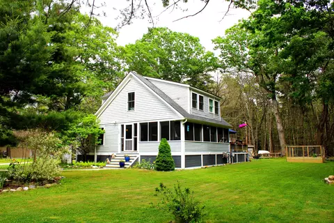 127 Valley Ave, Portland, ME 04109