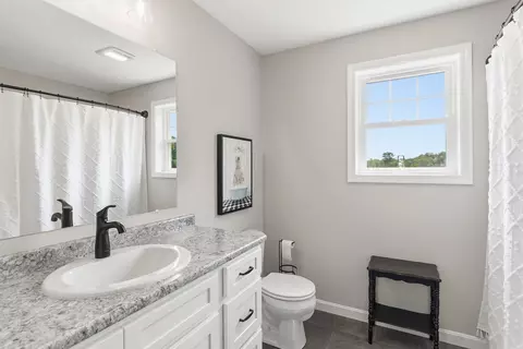 Bath - 5 Heritage Dr, Berwick, ME 03901 photo 4 of 6