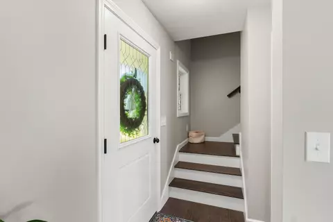 Entry Way - 5 Heritage Dr, Berwick, ME 03901 photo 1 of 6