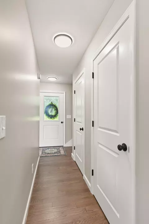 Entry Way - 5 Heritage Dr, Berwick, ME 03901 photo 3 of 6