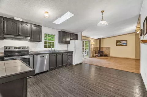 135 Ridgewood Dr, Warren, ME 04864