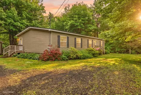 135 Ridgewood Dr, Warren, ME 04864