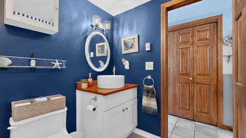 Bath - 42 Rust Rd, Gorham, ME 04038 photo 2 of 4