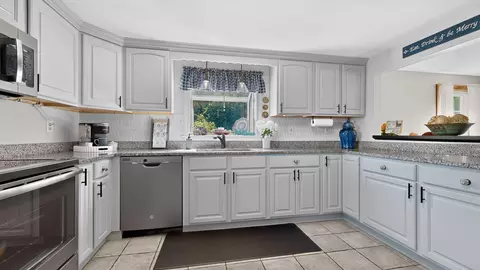 Kitchen - 42 Rust Rd, Gorham, ME 04038 photo 4 of 4