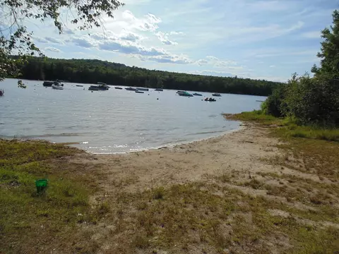 23 Hickory Dr, Naples, ME 04055
