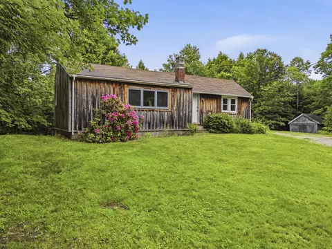 Exterior - 20 Lemon Ln, Freeport, ME 04032 photo 3 of 7
