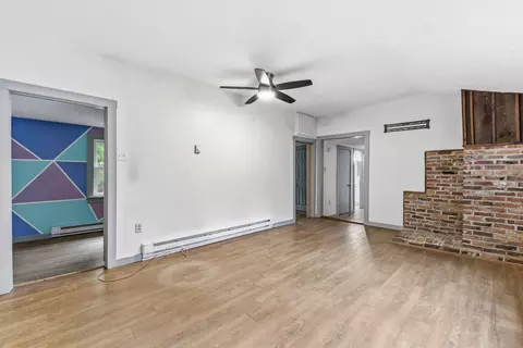 Living - 20 Lemon Ln, Freeport, ME 04032 photo 2 of 2