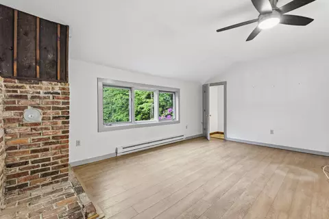 Living - 20 Lemon Ln, Freeport, ME 04032 photo 1 of 2