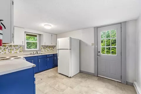 Kitchen - 20 Lemon Ln, Freeport, ME 04032 photo 1 of 4