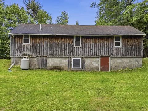 Exterior - 20 Lemon Ln, Freeport, ME 04032 photo 6 of 7