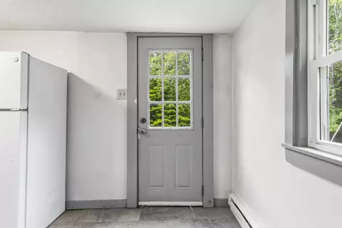 Entry Way - 20 Lemon Ln, Freeport, ME 04032 photo 1 of 3