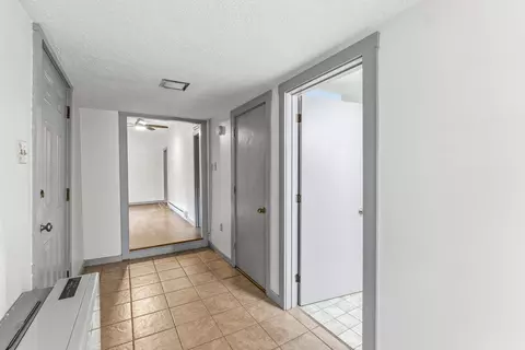 Entry Way - 20 Lemon Ln, Freeport, ME 04032 photo 3 of 3