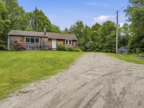 Exterior - 20 Lemon Ln, Freeport, ME 04032 photo 1 of 7