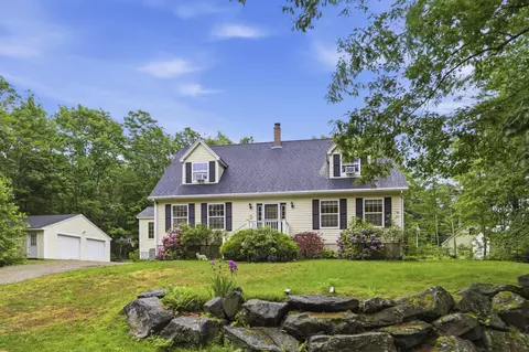 3 High Ground Rd, Newcastle, ME 04553