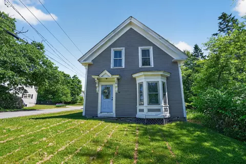 79 Oak St, Ellsworth, ME 04605