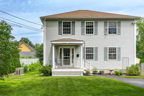 211 Oak St, Bath, ME 04530