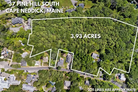 37 Pine Hill Rd S, Cape Neddick, ME 03902