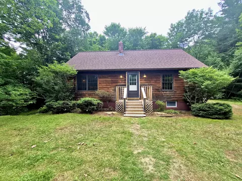 681 Temple Rd, Farmington, ME 04938