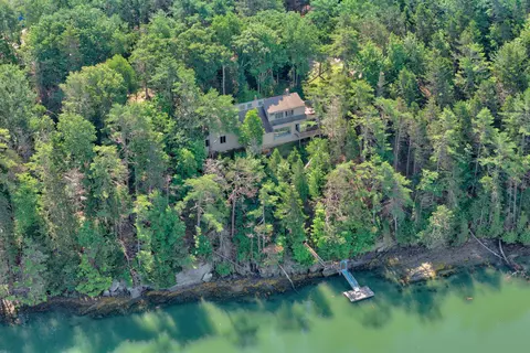 1 Old Town Rd, Orrs Island, ME 04066