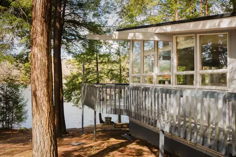 329 Lovejoy Shores Dr, Fayette, ME 04349