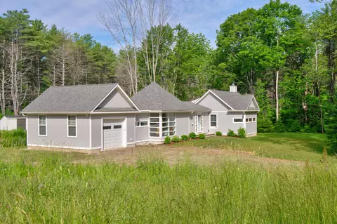 11 Ledgewood Dr, Brunswick, ME 04011