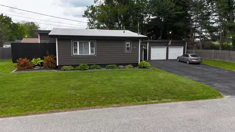 26 Columbia St, Lewiston, ME 04240