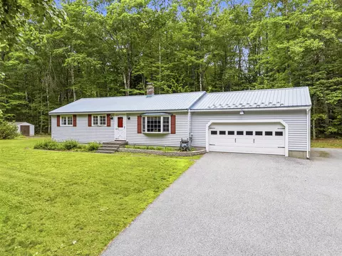 814 Cape Rd, Hollis, ME 04042