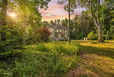 10 Cornerstone Dr, Brunswick, ME 04011