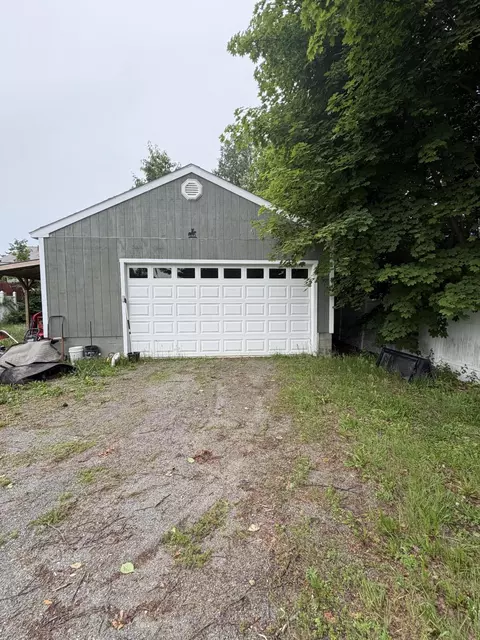 30 Ohio St, Millinocket, ME 04462 photo 11