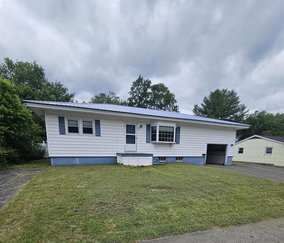 30 Ohio St, Millinocket, ME 04462