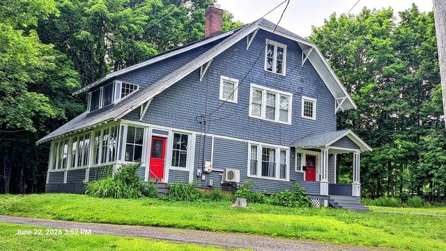 9 School St, Dexter, ME 04930