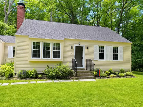 24 Wood Pond Ln #24, Kennebunk, ME 04043