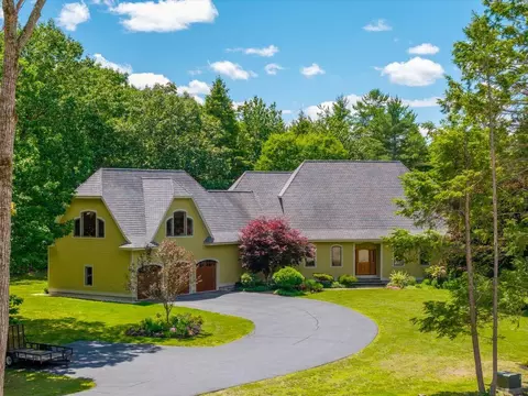 10 Middle Rd, Cumberland, ME 04021