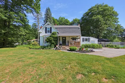121 Whitehouse Crossing Rd, Topsham, ME 04086
