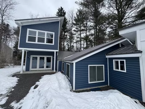 51 Maurice Ave, Thomaston, ME 04861