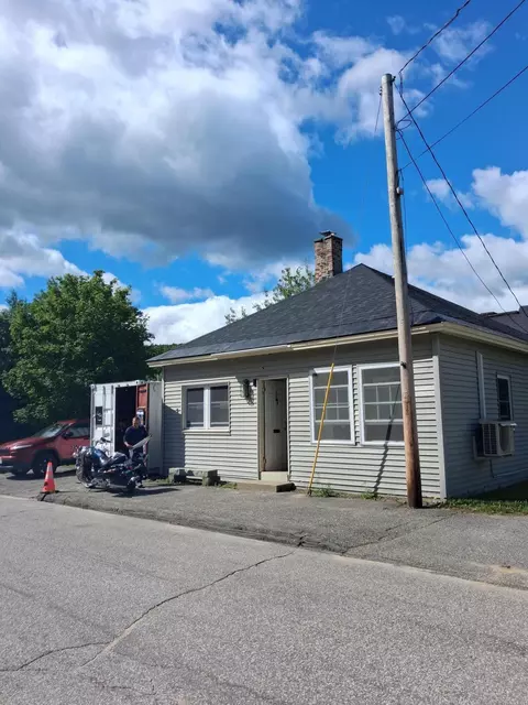 205 Pine St, Rumford, ME 04276