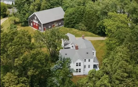 1 River Rd, Kennebunkport, ME 04046