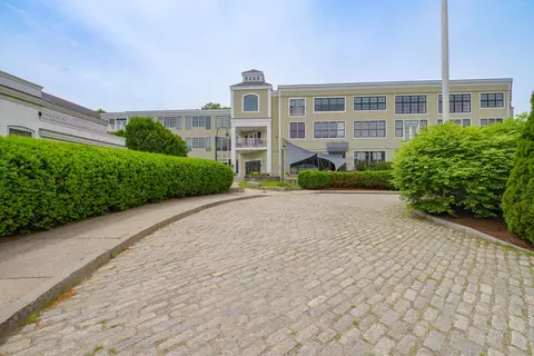 40 Washington St # 310, Camden, ME 04843