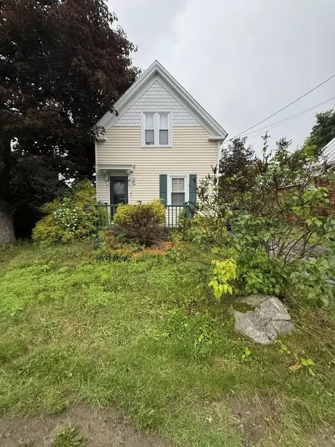 6 Pratt Ct, Skowhegan, ME 04976