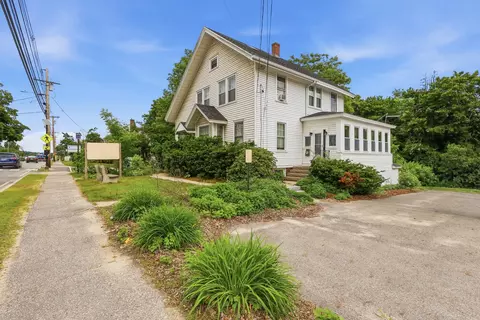 643 Main St, Lewiston, ME 04240