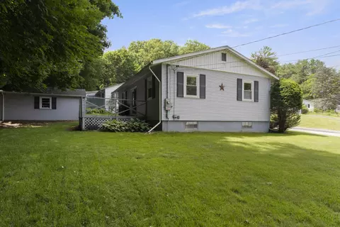 2 Dennis St, Augusta, ME 04330 photo 5