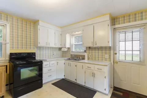 2 Dennis St, Augusta, ME 04330 photo 10