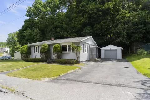 2 Dennis St, Augusta, ME 04330 photo 2