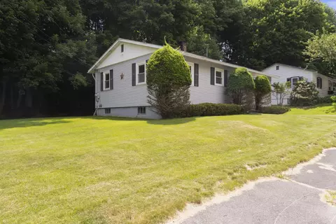 2 Dennis St, Augusta, ME 04330 photo 3