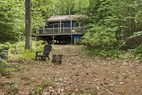 22 Woodland Rd, Winthrop, ME 04364
