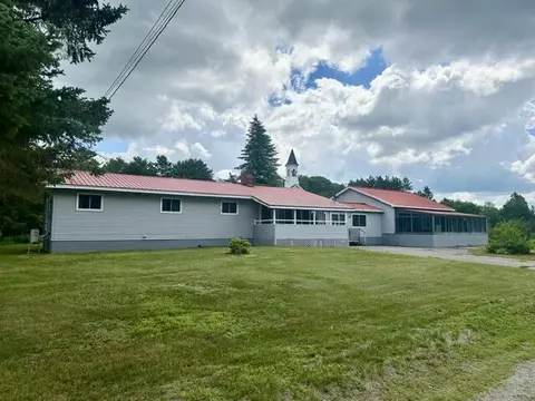 140 Main Rd, Medway, ME 04460