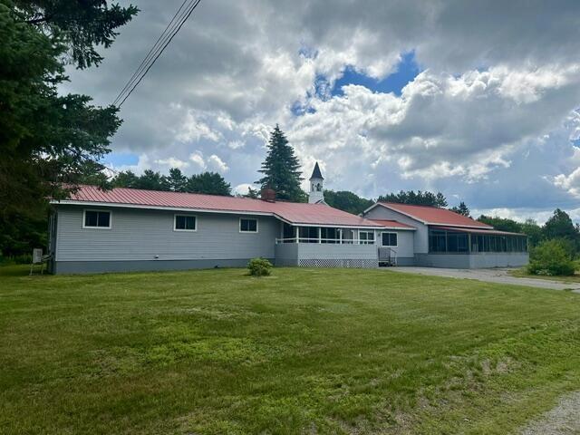 140 Main Rd, Medway, ME 04460