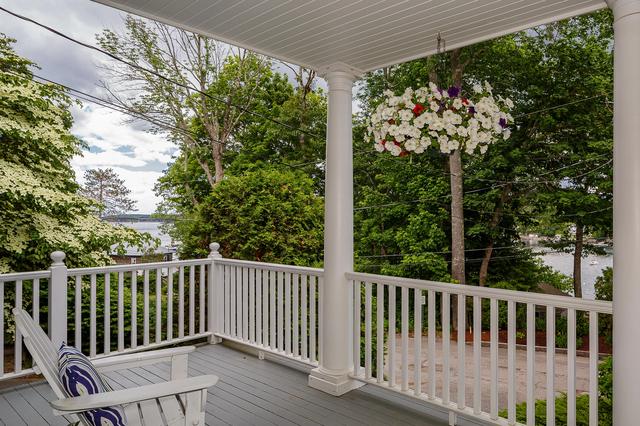 195 Beauchamp Point Rd, Rockport, ME 04856