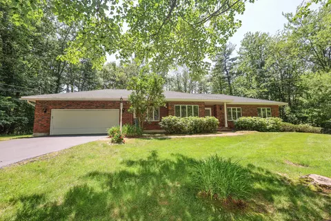 29 Rosewood Cir, Kennebunk, ME 04043